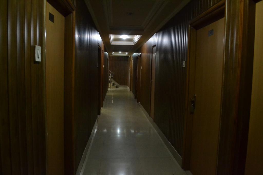 Hotel Atithi International カトラ エクステリア 写真