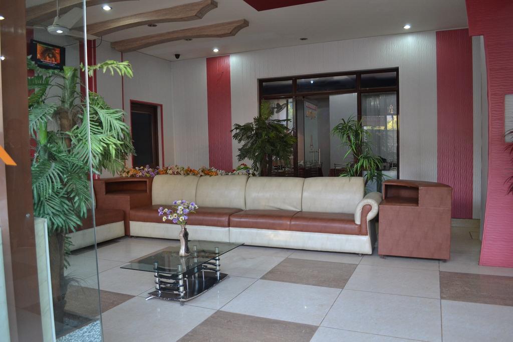 Hotel Atithi International カトラ エクステリア 写真