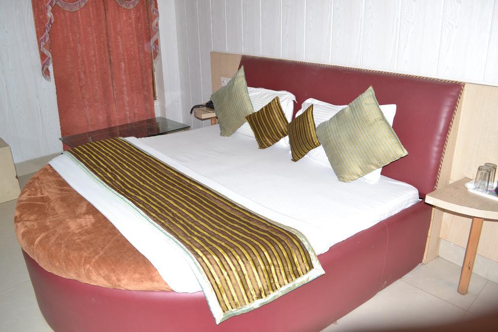 Hotel Atithi International カトラ 部屋 写真